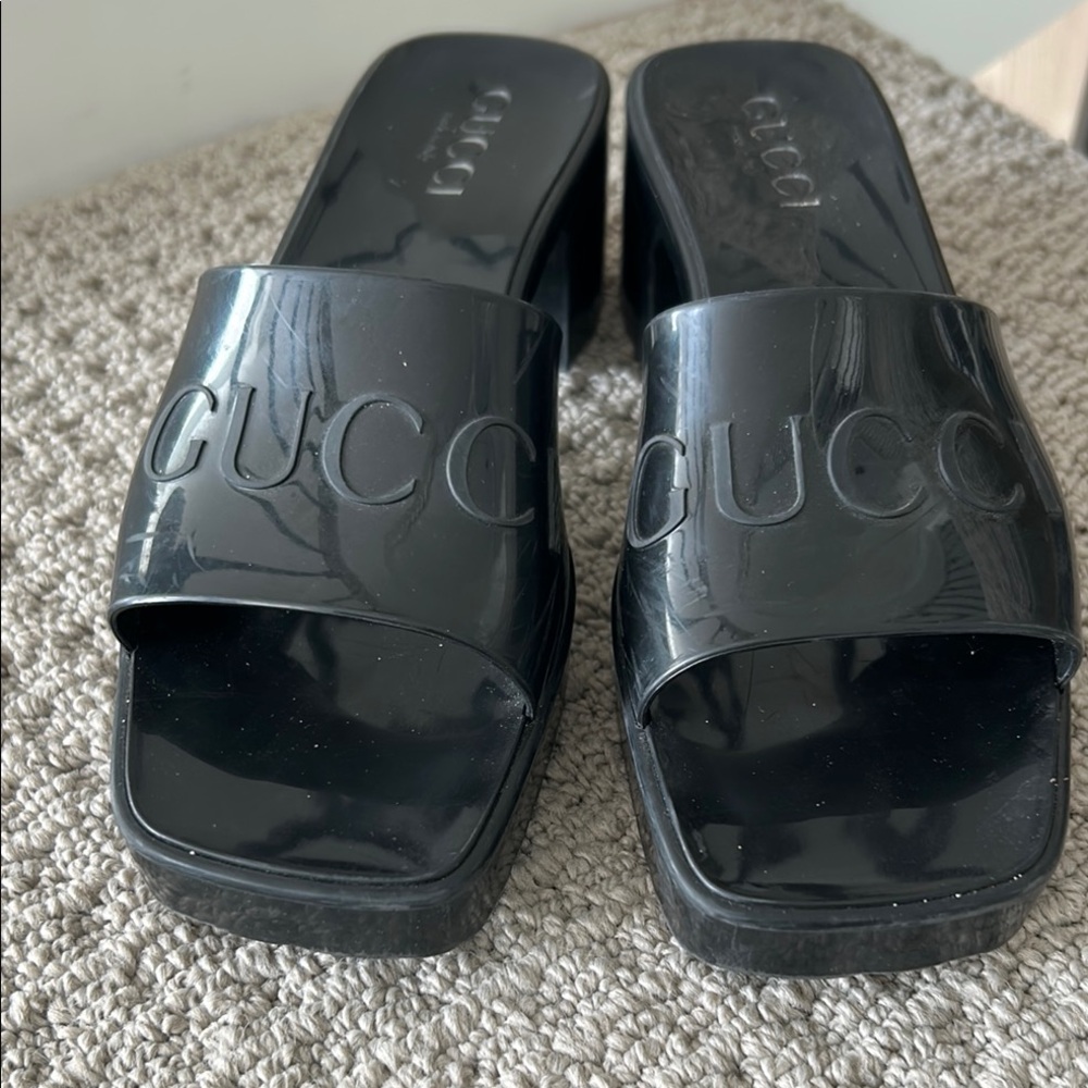 Gucci Black Mules Sleek Minimalist Design